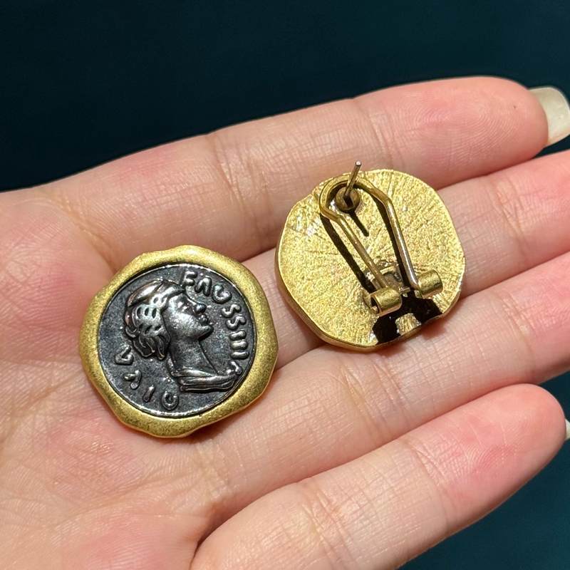 Vintage Beauty Coin Old Money  - Vintage Fashion Old Money recension och pris