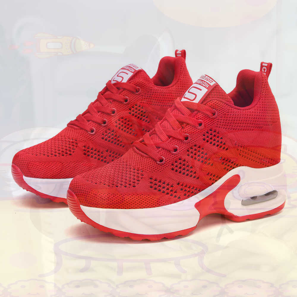 Red Size 36 Shoes Woman Tennis - Vintage Fashion Resale recension och pris