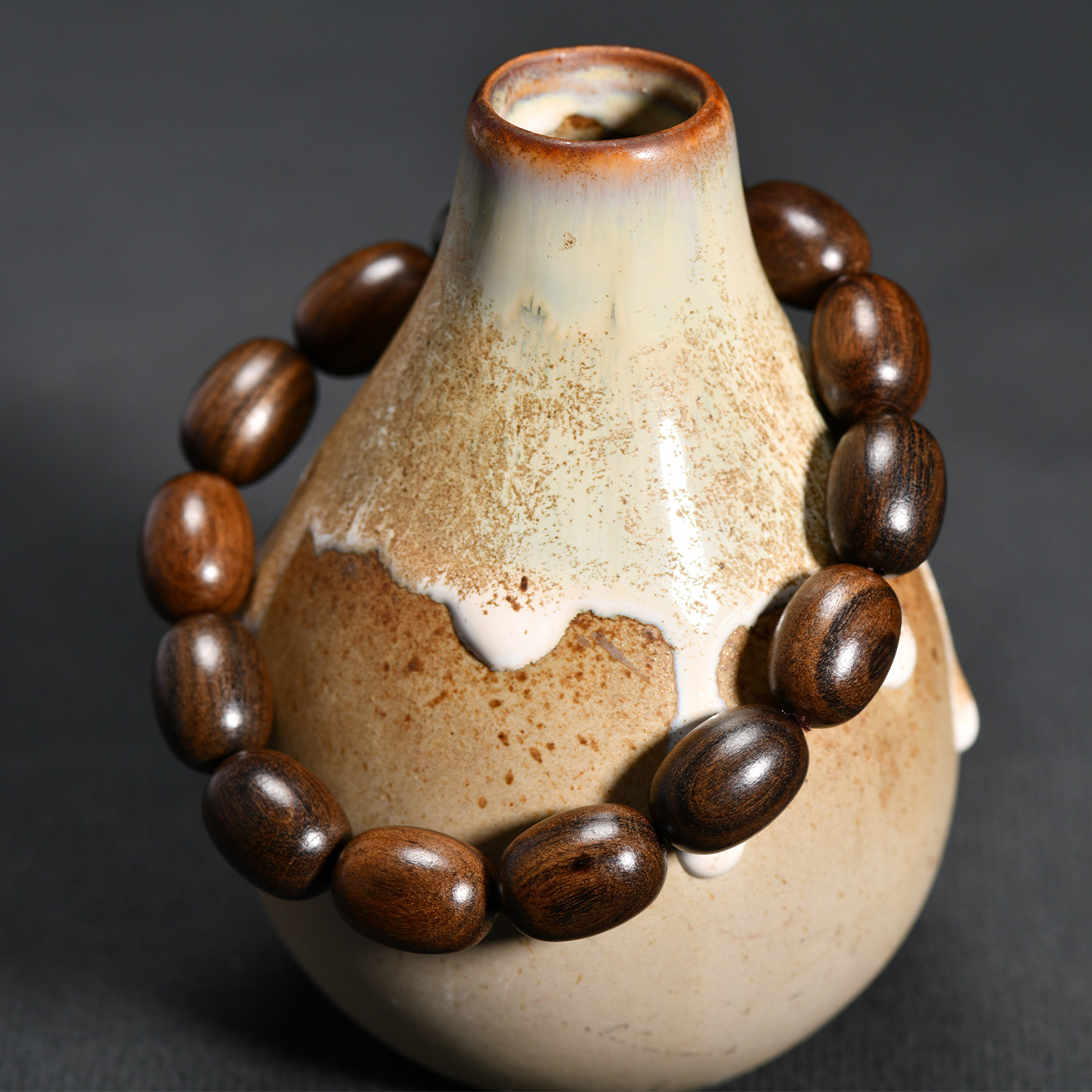 Vintage Ebony Wood Barrel Bead - Vintage Fashion Collection recension och pris